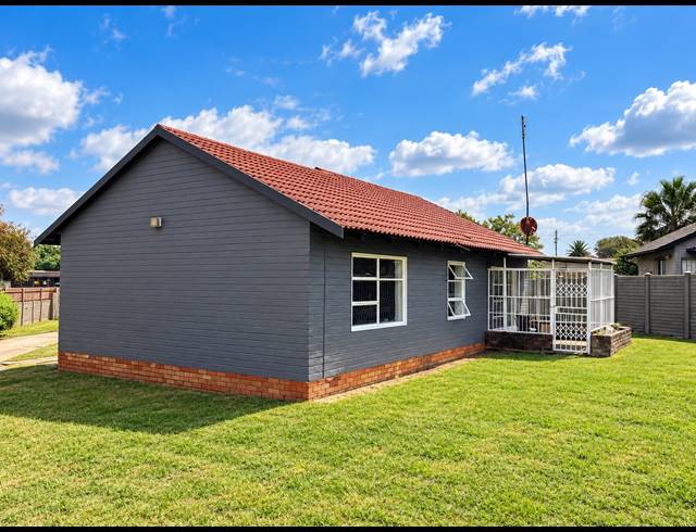 3 BEDROOM HOUSE FOR SALE IN TASBET PARK EXT 2